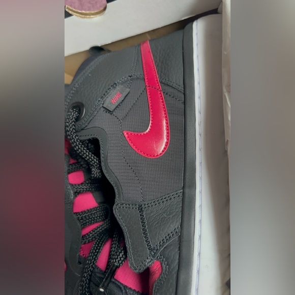 Air Jordan 1 High React Black Noble Red; men’s 8.5 - Picture 7 of 14